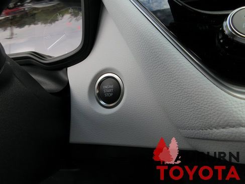 New 2025 Toyota Corolla SE image 9