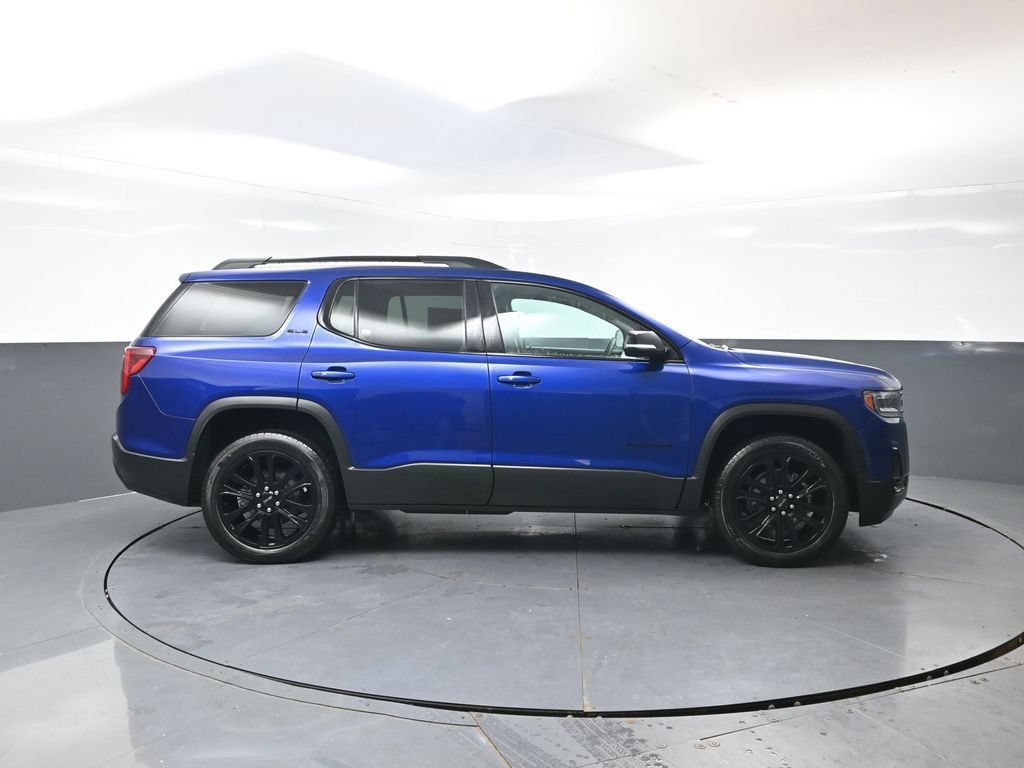 Used 2023 GMC Acadia SLE w/ Driver Convenience Package FWD image 4