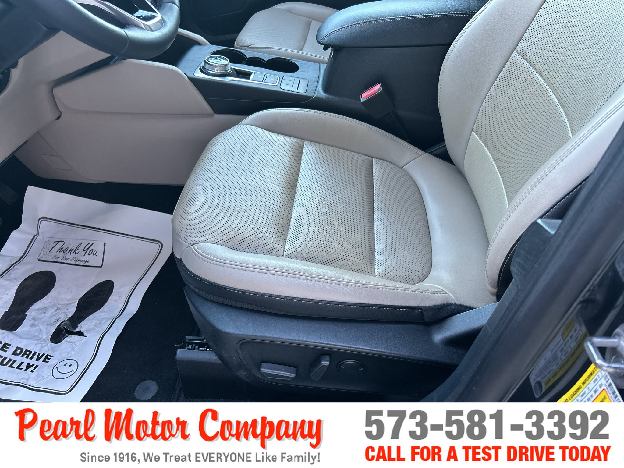 Used 2022 Ford Escape Titanium w/ Class II Trailer Tow Package AWD/4WD image 10