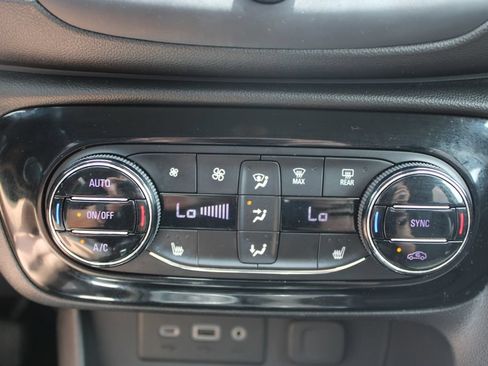Used 2020 Buick Encore GX Select w/ Sport Touring Package FWD image 41