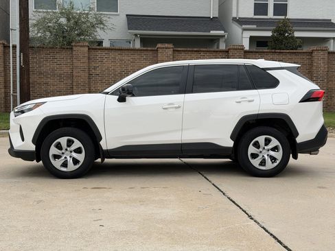 Used 2023 Toyota RAV4 LE image 9