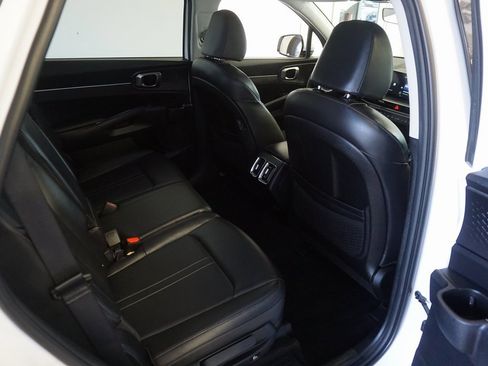 Used 2025 Kia Sorento S w/ Panoramic Sunroof Package image 24