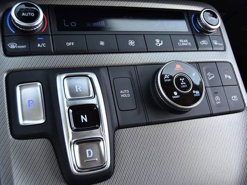 Used 2024 Hyundai Palisade SE image 15