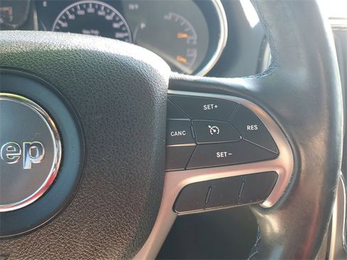 Used 2018 Jeep Grand Cherokee Laredo image 22