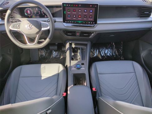 New 2026 Volkswagen Tiguan SE AWD/4WD image 17