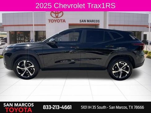 Used 2025 Chevrolet Trax RS w/ Driver Confidence Package FWD image 2