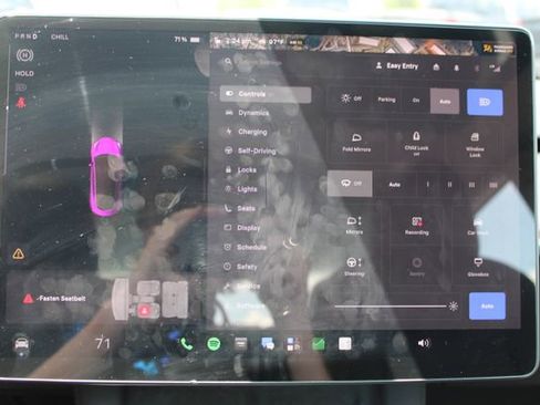 Used 2023 Tesla Model 3 Standard Range RWD image 2