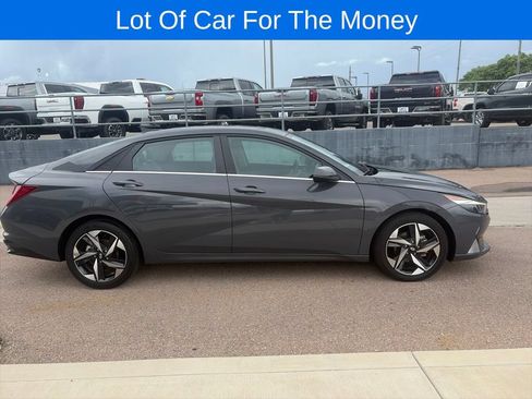 Used 2023 Hyundai Elantra Limited FWD image 4