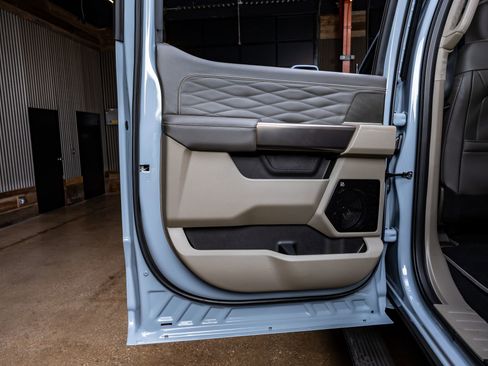 Used 2026 Ford F250 Platinum w/ Platinum Plus Package image 38