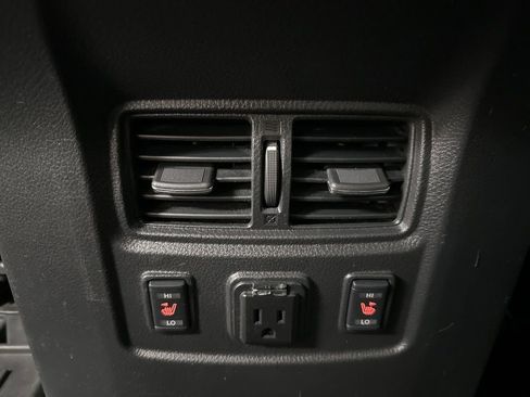 Used 2017 Nissan Titan PRO-4X w/ Pro-4x Convenience Package AWD/4WD image 32
