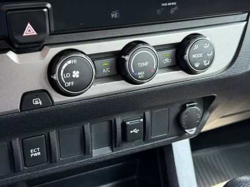Used 2020 Toyota Tacoma SR w/ SR Convenience Package RWD image 29