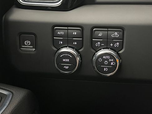 Used 2023 GMC Sierra 1500 Denali AWD/4WD image 24