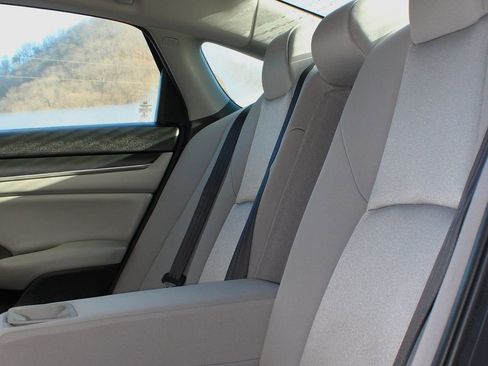 Used 2019 Honda Accord LX image 17