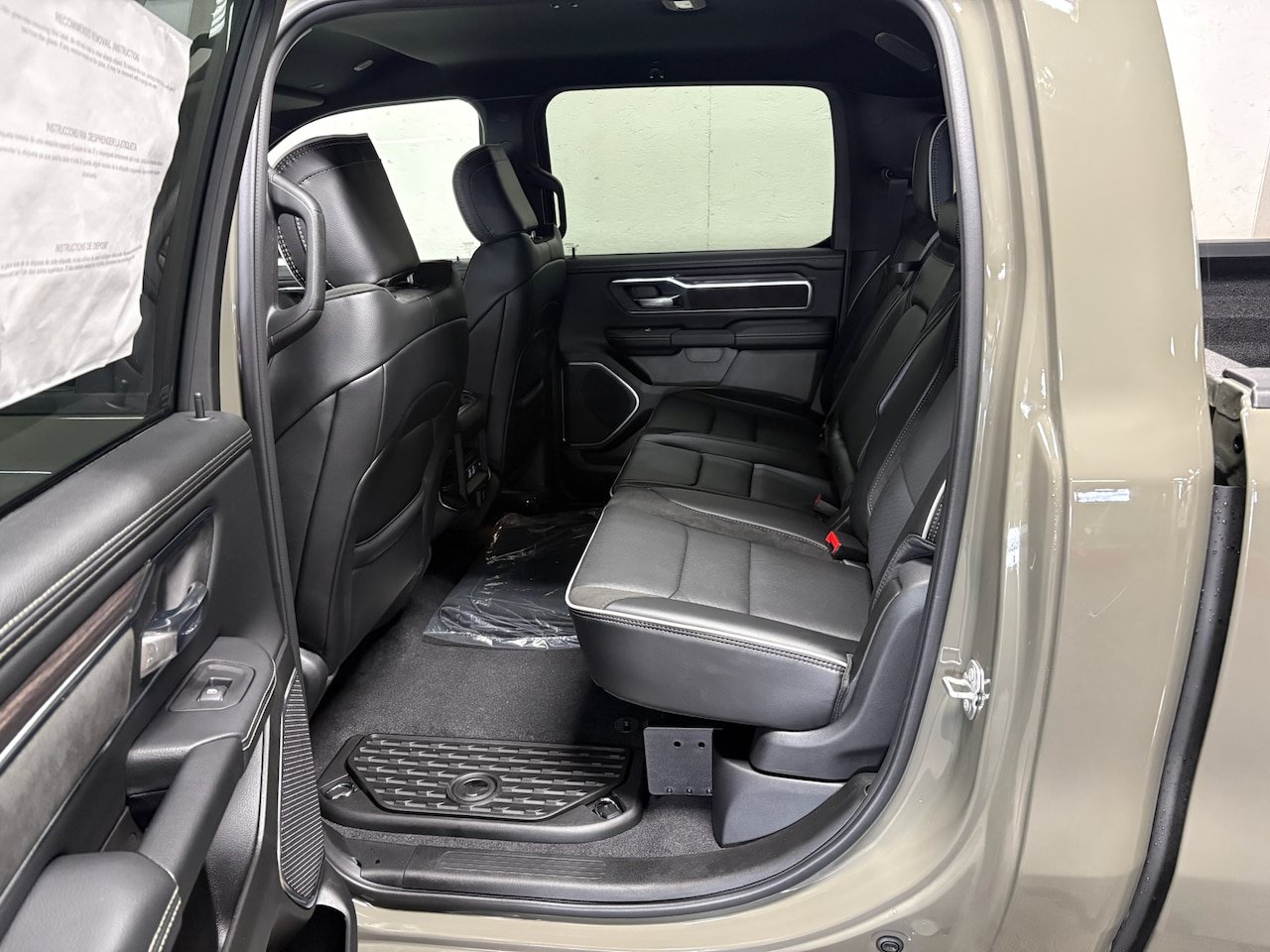 Used 2026 RAM 1500 Laramie AWD/4WD image 11