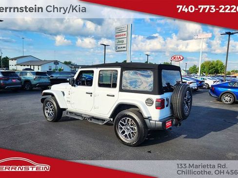 Used 2024 Jeep Wrangler Unlimited Sahara AWD/4WD image 5