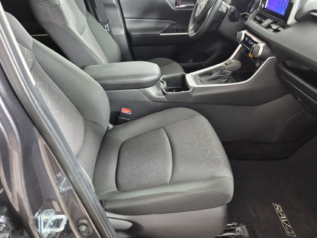 Used 2024 Toyota RAV4 XLE w/ Convenience Package FWD image 28