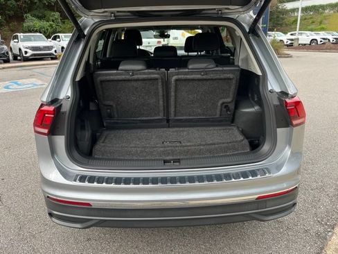 Used 2022 Volkswagen Tiguan SE FWD image 35