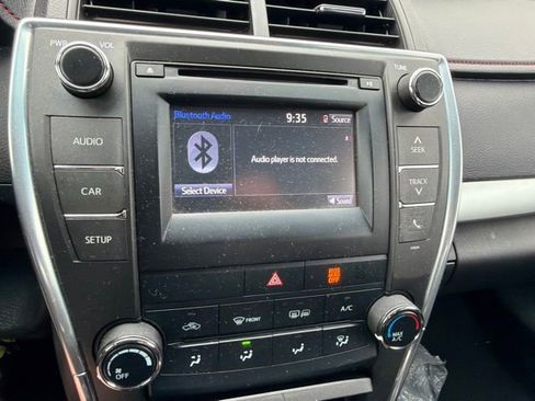 Used 2016 Toyota Camry SE FWD image 9