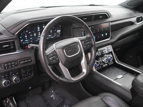 Used 2022 GMC Yukon Denali w/ Denali Premium Package AWD/4WD image 22