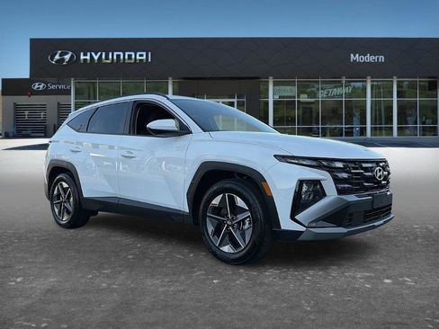 Certified 2025 Hyundai Tucson SEL FWD image 3