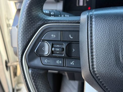 Used 2025 Toyota 4Runner SR5 AWD/4WD image 18