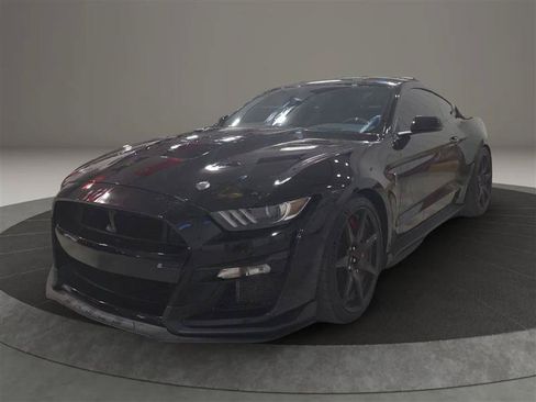 Used 2021 Ford Mustang Shelby GT500 w/ Carbon Fiber Track Pack RWD image 2