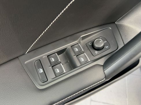 Certified 2023 Volkswagen Tiguan SEL R-Line image 13