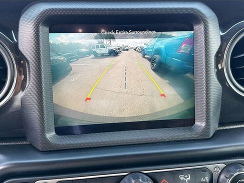 Used 2021 Jeep Wrangler Unlimited Sport image 15