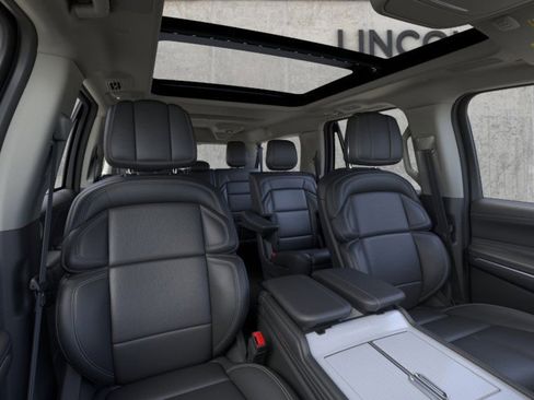 New 2025 Lincoln Navigator L Reserve image 10