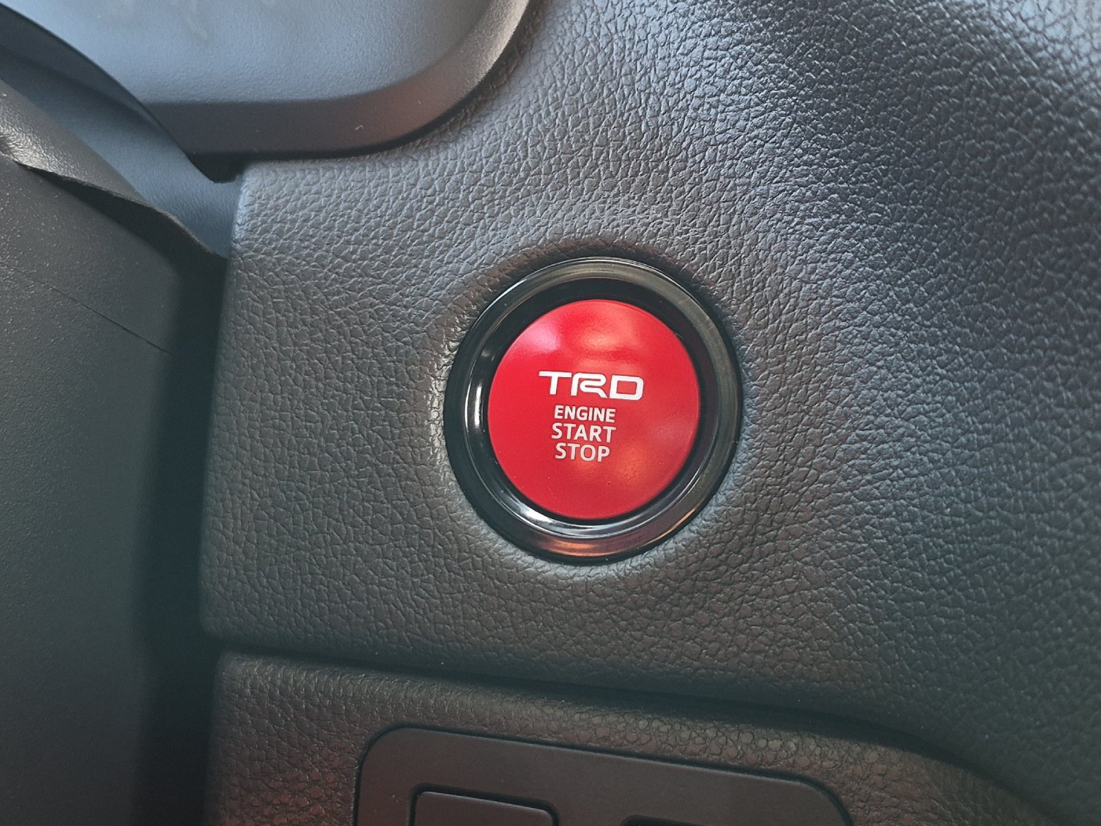 Certified 2025 Toyota Tundra Limited w/ TRD Off-Road Package AWD/4WD image 20