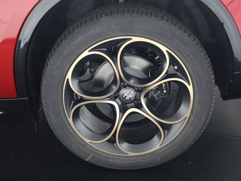 New 2025 Alfa Romeo Stelvio Sprint image 21