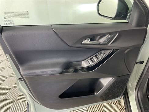 New 2026 Chevrolet Equinox LT image 12