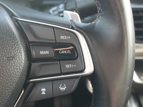 Used 2018 Honda Accord Sport image 30
