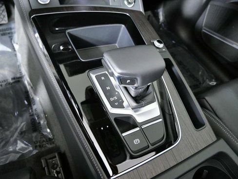 Used 2024 Audi Q5 e Premium Plus w/ Premium Plus Package image 20