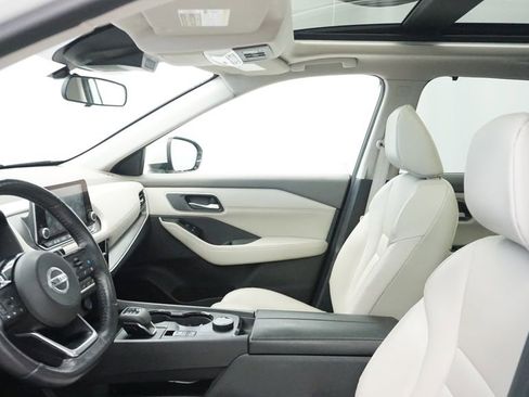 Used 2021 Nissan Rogue SV w/ Premium Package image 29