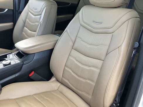 Used 2024 Cadillac XT6 Premium Luxury w/ Platinum Package FWD image 14