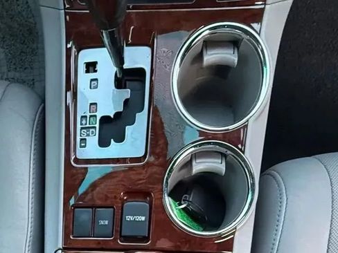 Used 2012 Toyota Highlander Limited w/ Tow Pkg image 13