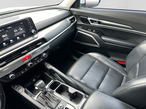 Used 2020 Kia Telluride S FWD image 30
