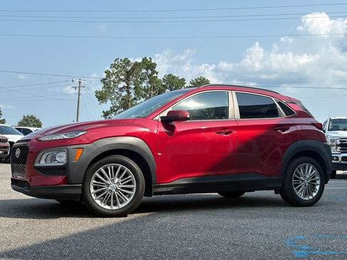 Used 2021 Hyundai Kona SEL w/ Cargo Package FWD image 3
