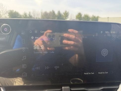 Used 2025 Chevrolet Equinox LT w/ Convenience Package II image 17