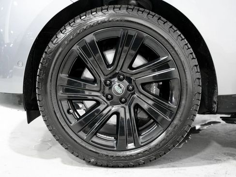 Used 2023 Land Rover Range Rover SE image 38