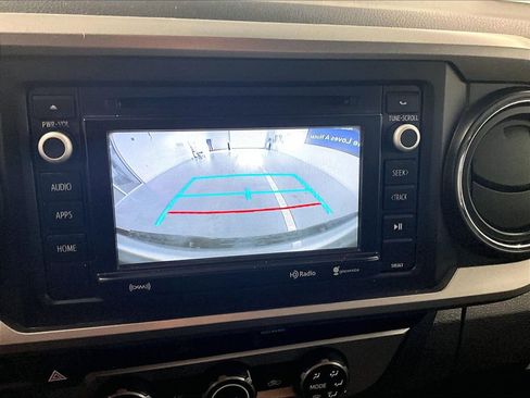 Used 2018 Toyota Tacoma SR5 image 19