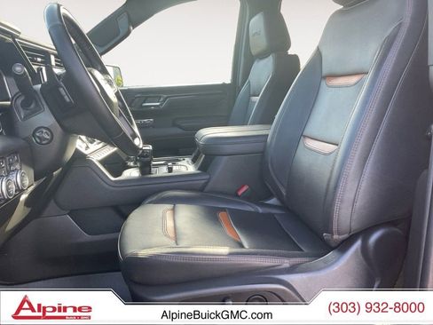 Used 2024 GMC Sierra 1500 AT4 w/ Technology Package AWD/4WD image 9