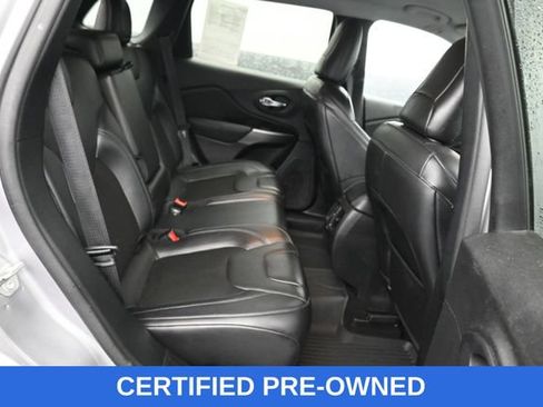 Used 2020 Jeep Cherokee Latitude Plus AWD/4WD image 7