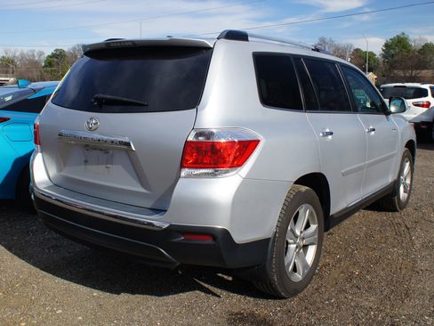 Used 2013 Toyota Highlander Limited image 4