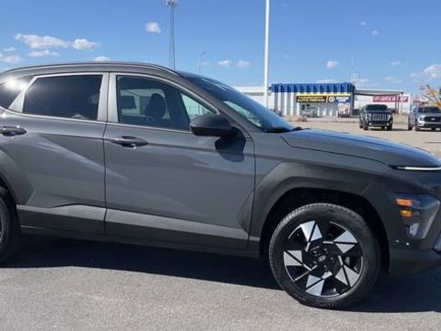 Used 2025 Hyundai Kona SEL image 3