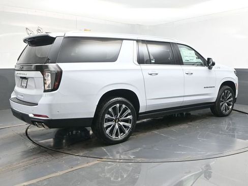 New 2026 Chevrolet Suburban High Country AWD/4WD image 29