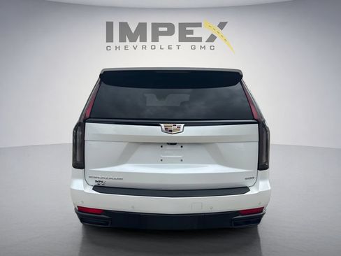 Used 2023 Cadillac Escalade Sport Platinum AWD/4WD image 4