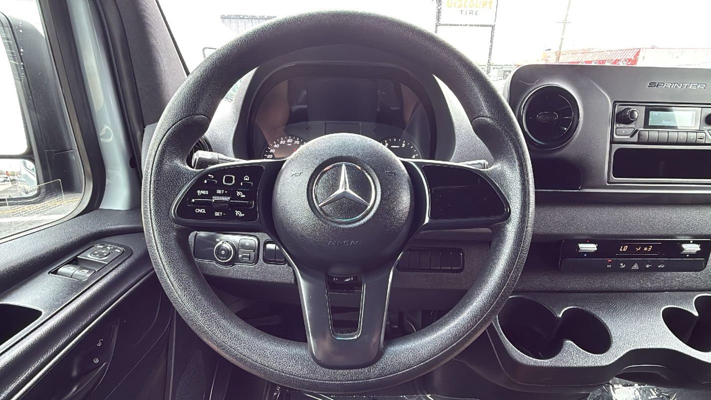 Used 2020 Mercedes-Benz Sprinter 2500 image 19