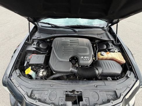 Used 2015 Chrysler 300 C Platinum w/ Harman/Kardon Audio Group RWD image 43